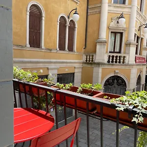 https://appartamento-al-malibran.hotelslidodijesolo.com